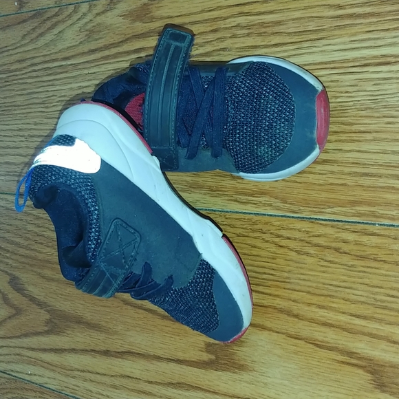 Toddler boy shoes size 8 - Picture 3 of 3